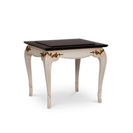 Помощна масичка с класически дизайн, позлатени акценти и тъмен дървен плот – стилна и функционална мебел за изискан интериор.